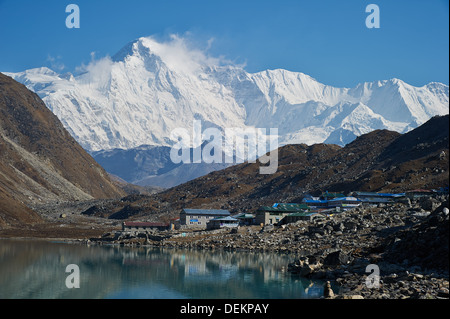 Looking back towards Gokyo, walking out on trail heading south, Nepal (Everest Base camp hiking route) Stock Photo