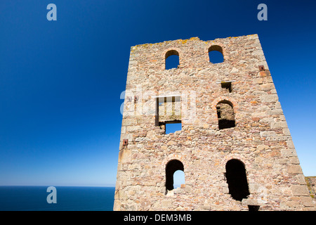 An old abandoned tin mine on moorland above St Agnes, Cornwall, UK. Stock Photo