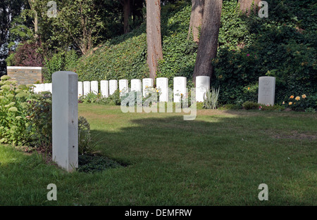 Graves of the first & last British soldiers to die in World War One in the St. Symphorien Military Cemetery, Mons, Belgium. Stock Photo
