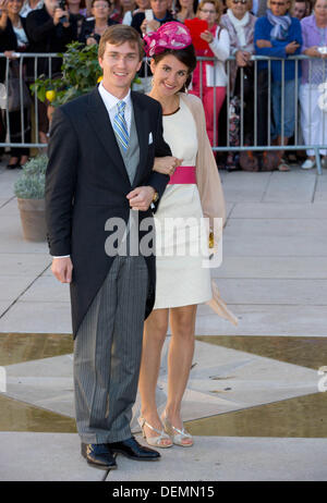 Saint Maximin la Sainte Baume, France. 21st September 2013. Archduke Christoph and Archduchess Adelaide of Austria  arrive for the religious wedding in the Saint Mary Magdalene Basilica in Saint Maximin la Sainte Baume in France, 21 September 2013. Photo: Albert Nieboer-RPE / dpa/Alamy Live News Stock Photo