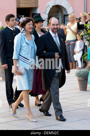 Saint Maximin la Sainte Baume, France. 21st September 2013. Archduke Rudolf and Archduchess Marie Helene of Austria arrive for the religious wedding in the Saint Mary Magdalene Basilica in Saint Maximin la Sainte Baume in France, 21 September 2013. Photo: Albert Nieboer-RPE / dpa/Alamy Live News  Stock Photo