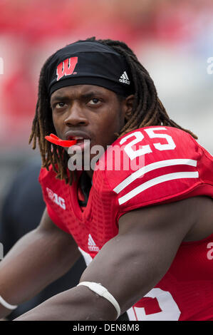 MADISON, WI - SEPTEMBER 16: Wisconsin Badgers running back Braelon ...