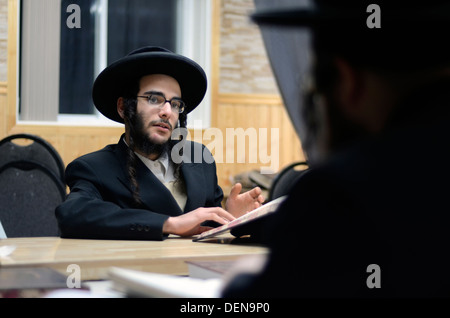 Extremist Haredi Jewish men praying, Lev Tahor (Pure Heart) community, Sainte Agathe des Monts, Quebec, Canada Stock Photo