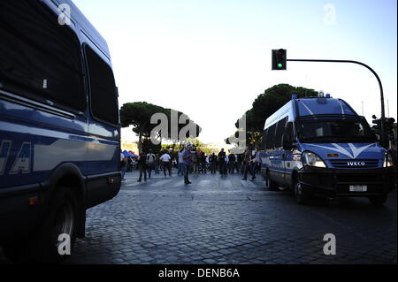 Rome, Italy. 21st Sep, 2013. Thousands of anti-landfill protesters against  possible opening of a new landfill site  (also known as a tip, dump, rubbish dump or dumping ground and historically as a midden) in Falcognana, Municipality of Rome, on September 21, 2013 Credit:  s.s./Alamy Live News Stock Photo