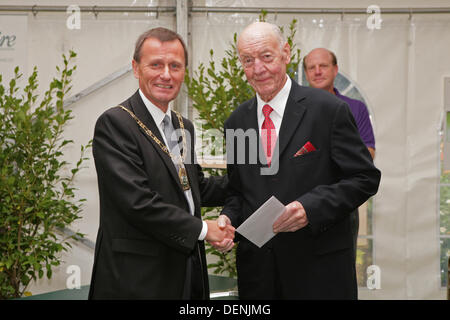 Knockholt,UK,22nd September 2013,The winner of Best community Garden was David Penning for his work in Petts Wood in the Bromley In Bloom Competitio Credit: Keith Larby/Alamy Live News Stock Photo