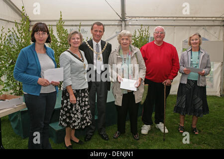 Knockholt,UK,22nd September 2013,The Mayor and Mayoress attended the Bromley In Bloom Competition. Winners were presented with their certificates Credit: Keith Larby/Alamy Live News Stock Photo