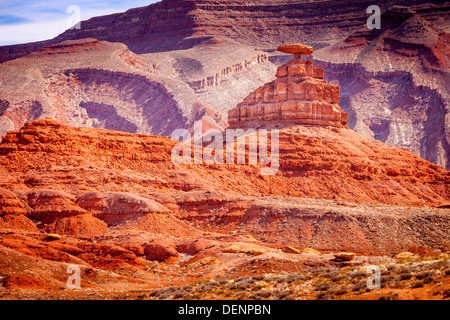 Sombrero shaped Mexican Hat rock formation in southern Utah, USA Stock Photo