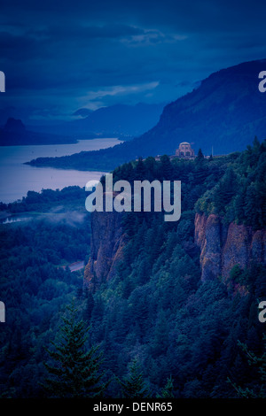 Early morning view of Vista House at Crown Point, above the Columbia River Gorge, Oregon, USA Stock Photo