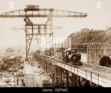 Construction of the Panama Canal early 1900s Stock Photo - Alamy