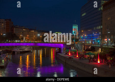Österreich, Wien 1, Obere Donaustrasse und Donaukanal, Blick von der Schwedenbrücke Stock Photo