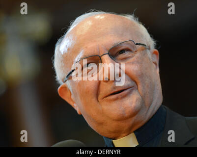 Archbishop of Freiburg and chairman of the German Bishops' Conference, Robert Zollitsch, gives a press conference at the start of the autumn general meeting of the German Bishops' Conference in Fulda, Germany, 23 September 2013. Photo: ARNE DEDERT Stock Photo