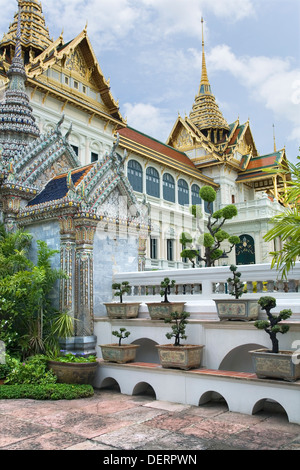 The facade of the Grand Palace in Bangkok. Thailand Stock Photo - Alamy