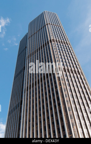 Tower 42 (aka Natwest Tower) designed by R. Seifert & Partners, 25 Old ...