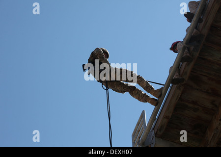 A British Army Commando with 148th Battery, 29th Commando Fire Support ...