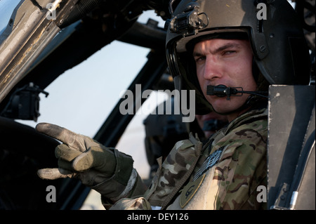 U.S. Army Capt. James Balloch, of Glastonbury, Conn., the forward support medevac platoon leader with the Medevac Platoon 'Dusto Stock Photo