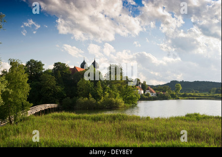 Klostersee lake and Kloster Seeon Abbey, Seeon, Chiemgau region, Bavaria Stock Photo