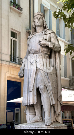 Statue Raimbaut II  Count of Orange on Place Clemenceau  France French ( The Siege of Antioch First Crusade 1097 ) Stock Photo