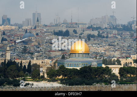 View from the Mount of Olives on the Dome of the Rock on the Temple Mount in the Old City of Jerusalem, Israel, Middle East Stock Photo