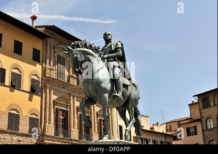 Bronze statue of Cosimo I de Medici, Palazzo Vecchio, Florence, Firenze, Tuscany, Italy, Europe Stock Photo