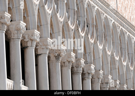 Gothic facade of the Palazzo Ducale, Doge's Palace, detail, Piazza San Marco, St. Mark's Square, Venice, Italy, Europe Stock Photo