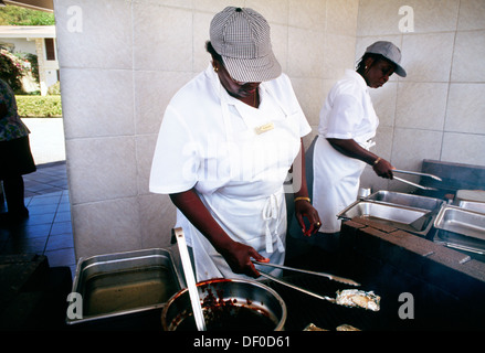 Dickenson Bay Antigua Rex Halcyon Cove Hotel Beach Bbq - Caribbean Cooks Stock Photo