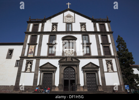 Madeira, Funchal, well before the do Colegio Ingreja do Jesuitas, former Jesuit College and Church College, now the seat of the Stock Photo