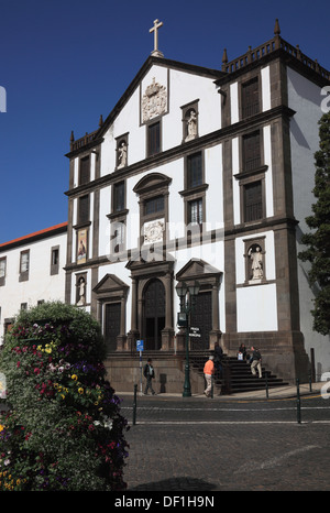 Madeira, Funchal, well before the do Colegio Ingreja do Jesuitas, former Jesuit College and Church College, now the seat of the Stock Photo