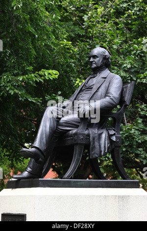 Statue of George Peabody outside Peabody Institute, East Mount Vernon Place, Baltimore, Maryland, USA Stock Photo