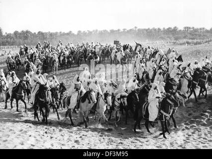 The image from the Nazi Propaganda! depicts Italian colonial soldiers in Egypt, published 22 September 1940. Place unknown. Fotoarchiv für Zeitgeschichte Stock Photo