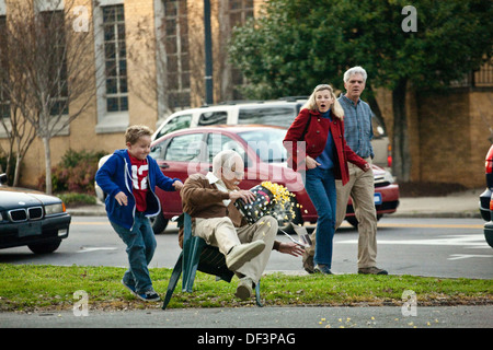 JACKASS PRESENTS BAD GRANDPA (2013) JACKSON NICOLL, JOHNNY KNOXVILLE JEFF TREMAINE (DIR) MOVIESTORE COLLECTION LTD Stock Photo