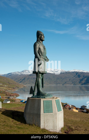 Greenland, Tunulliarfik (aka Erik's Fjord), Qassiarsuk.  Brattahlid, Erik the Red's Eastern Settlement. Leif Erikson statue. Stock Photo