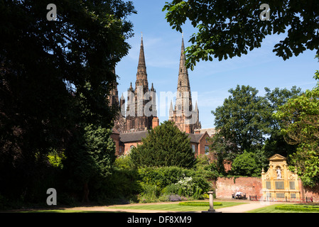 Litchfield Cathedral and the Garden of Remembrance, Lichfield, Staffordshire, England. Stock Photo
