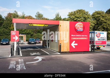 Tesco Click and Collect point in supermarket car park, Reading, Berkshire, England, GB, UK. Stock Photo