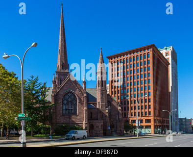 The Prudential Guaranty Building and St. Paul's Episcopal Cathedral in downtown Buffalo New York Stock Photo