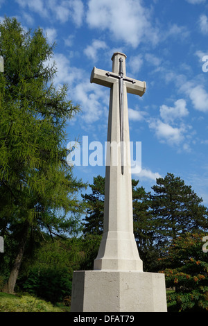 British Cross of Sacrifice at the St Symphorien Commonwealth War Graves Commission cemetery at Saint-Symphorien, Mons, Belgium Stock Photo