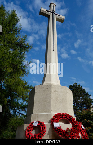 British Cross of Sacrifice at the St Symphorien Commonwealth War Graves Commission cemetery at Saint-Symphorien, Mons, Belgium Stock Photo