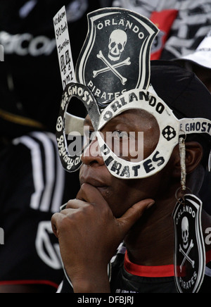 Pictures: Who has more beautiful fans Orlando Pirates or Kaizer Chiefs –  iReport South Africa