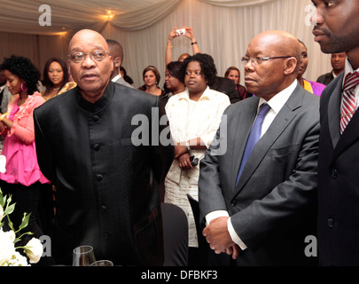 South African President Jacob Zuma speaks with SABC board chairperson Ben Ngubane during second Inkosi Matomela Memorial Stock Photo