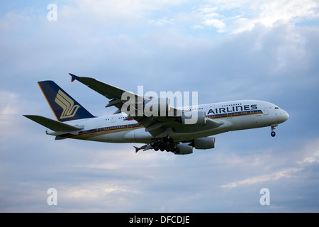 Singapore Airlines Airbus A380-841 9V-SKS Stock Photo
