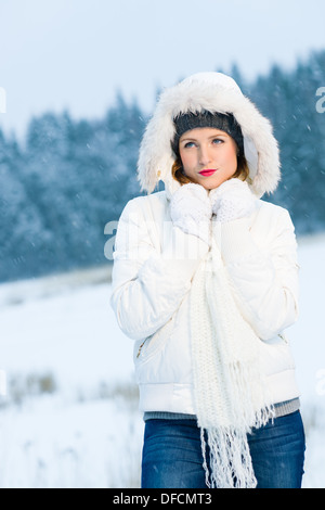 Girl Beautiful Figure Poses Winter Park Stock Photo 732538984 | Shutterstock