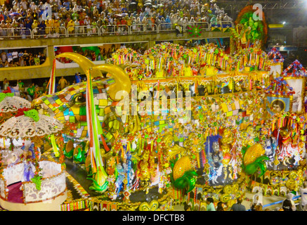 Carnival floats and dancers at the Sambadromo, Rio de Janeiro Stock Photo