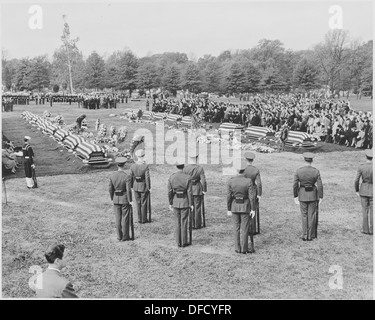 Distance view of President Truman attending the burial of twenty soldiers at Arlington National Cemetery. These... 199686 Stock Photo