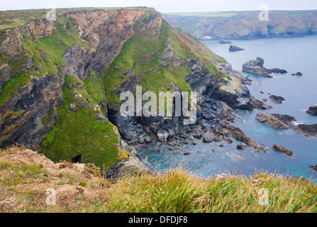 Hells´ Mouth cliffs and caves at Gwithian, Cornwall, England Stock Photo