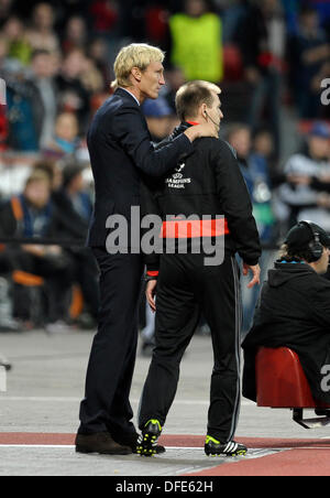 Leverkusen, Germany, 1st October, 2014. UEFA Champions League 2014/2015  Group stage Group C matchday 2, Bayer 04 Leverkusen (red) - Benfica  Lissabon (black) --- Heung-Min Son (Leverkusen) and Stefan Kie§ling  (Kiessling) (Leverkusen)