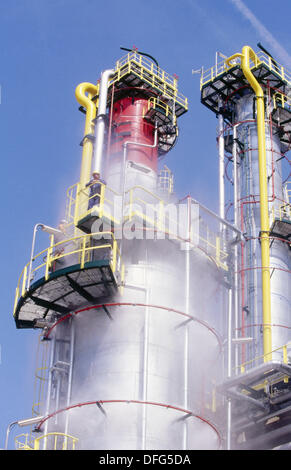 Fire drill at the hydrocracker. Repsol-YPF oil refinery. Tarragona ...