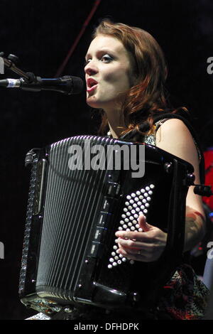 Derby, UK. 4th Oct. 2013.  Hannah James performs in the Friday Headline Concert at the Assembly Rooms, Derby. Derby Folk Festival runs 4-6th October 2013. Credit:  Matthew Taylor/Alamy Live News Stock Photo