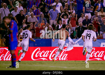 Camiseta de Ronaldo en el Real Madrid Tienda oficial en el Estadio  Bernabeu, España Fotografía de stock - Alamy