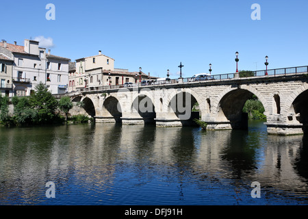 Roman bridge over the River Vidourle, Sommieres, France Stock Photo