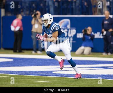 Indianapolis, Ohio, USA. 6th Oct, 2013. October 06, 2013: Indianapolis Colts wide receiver David Reed (85) runs back the opening kick off during the NFL game between the Seattle Seahawks and the Indianapolis Colts at Lucas Oil Stadium in Indianapolis, IN. The Indianapolis Colts defeated the Seattle Seahawks 34-28. Credit:  csm/Alamy Live News Stock Photo