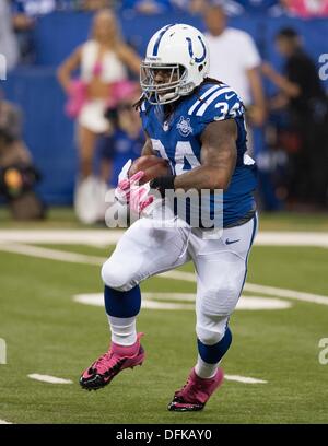 Indianapolis, Ohio, USA. 6th Oct, 2013. October 06, 2013: Indianapolis Colts running back Trent Richardson (34) during the NFL game between the Seattle Seahawks and the Indianapolis Colts at Lucas Oil Stadium in Indianapolis, IN. The Indianapolis Colts defeated the Seattle Seahawks 34-28. Credit:  csm/Alamy Live News Stock Photo